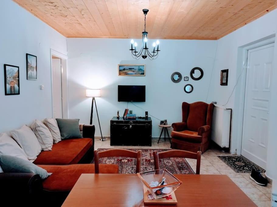 Cozy Cottage For 4 Lavdhas Ngoại thất bức ảnh