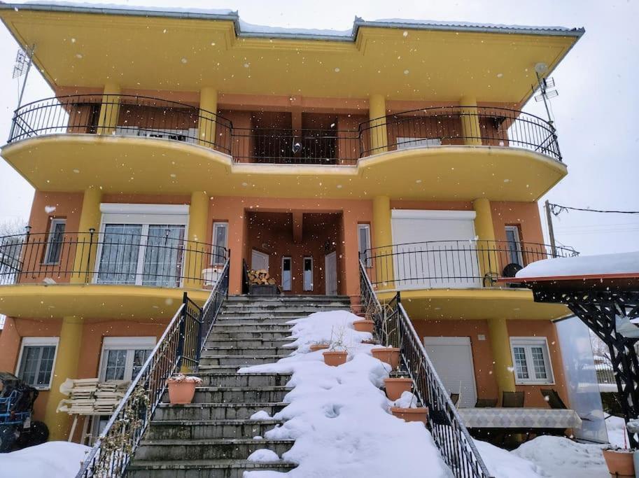 Cozy Cottage For 4 Lavdhas Ngoại thất bức ảnh